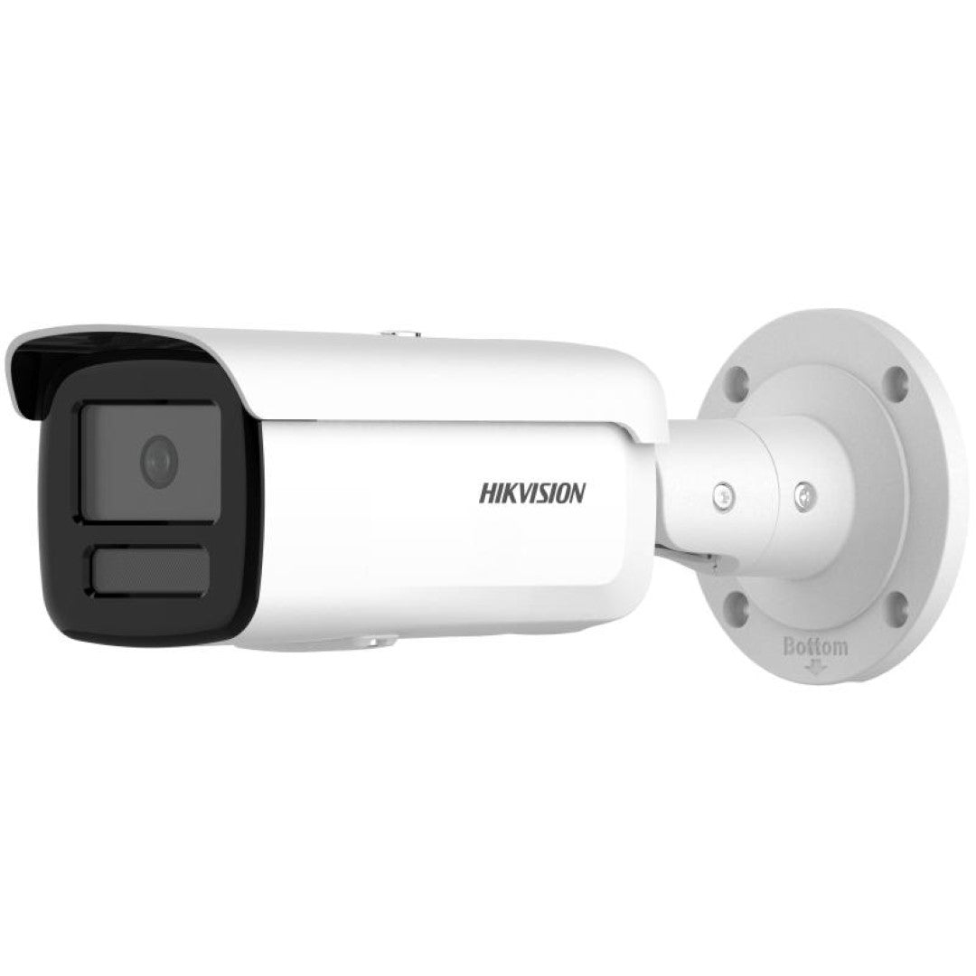 Witte Hikvision 4MP bullet beveiligingscamera met AcuSense AI en vaste lens voor buitenmontage.