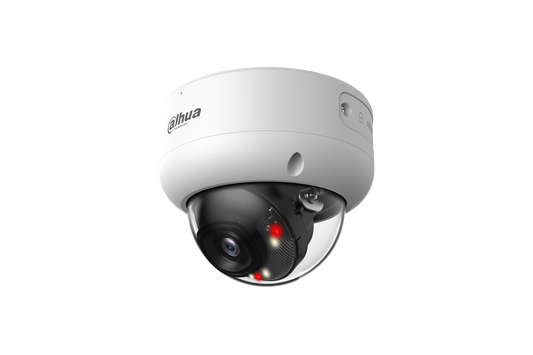 Witte Dahua 8MP 4K WizSense mini dome camera met zwarte lensmodule en ingebouwde dual-light verlichting.