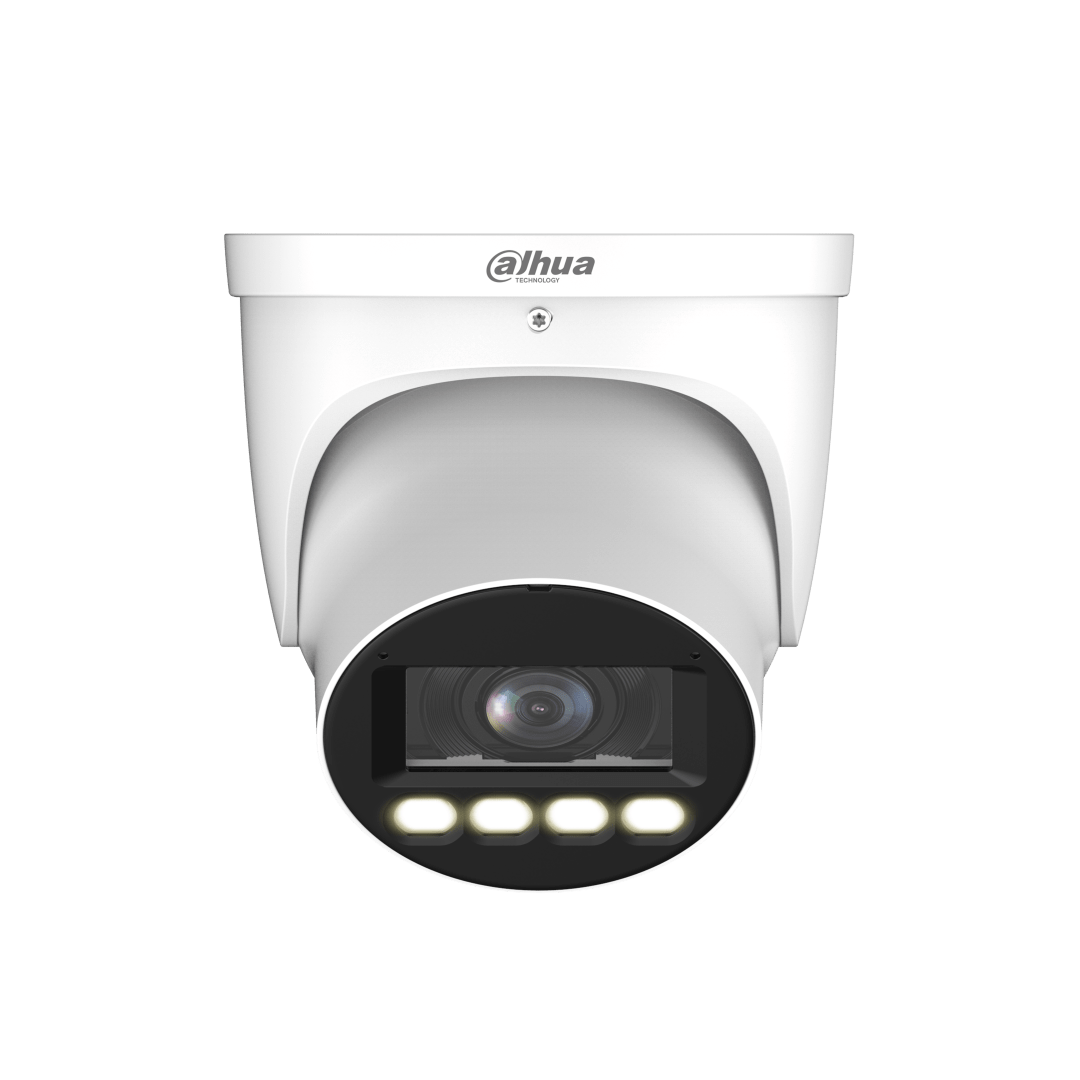 Witte Dahua 4MP WizMind eyeball beveiligingscamera met motorized lens en ingebouwde full-color LED-verlichting.
