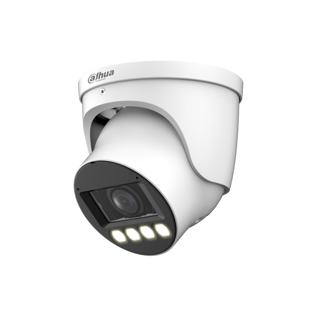 Witte Dahua WizMind 4MP eyeball beveiligingscamera met motorized lens en ingebouwde full-color LED-verlichting.