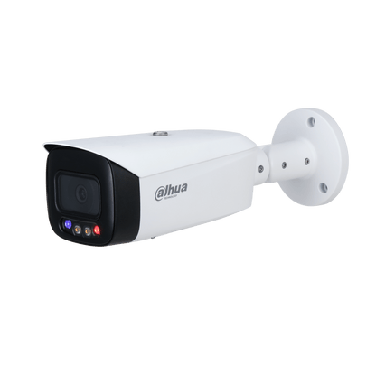 Witte Dahua TiOC bullet camera met 2.8mm lens, actieve rood-blauwe verlichting en muurbeugel tegen een witte achtergrond.
