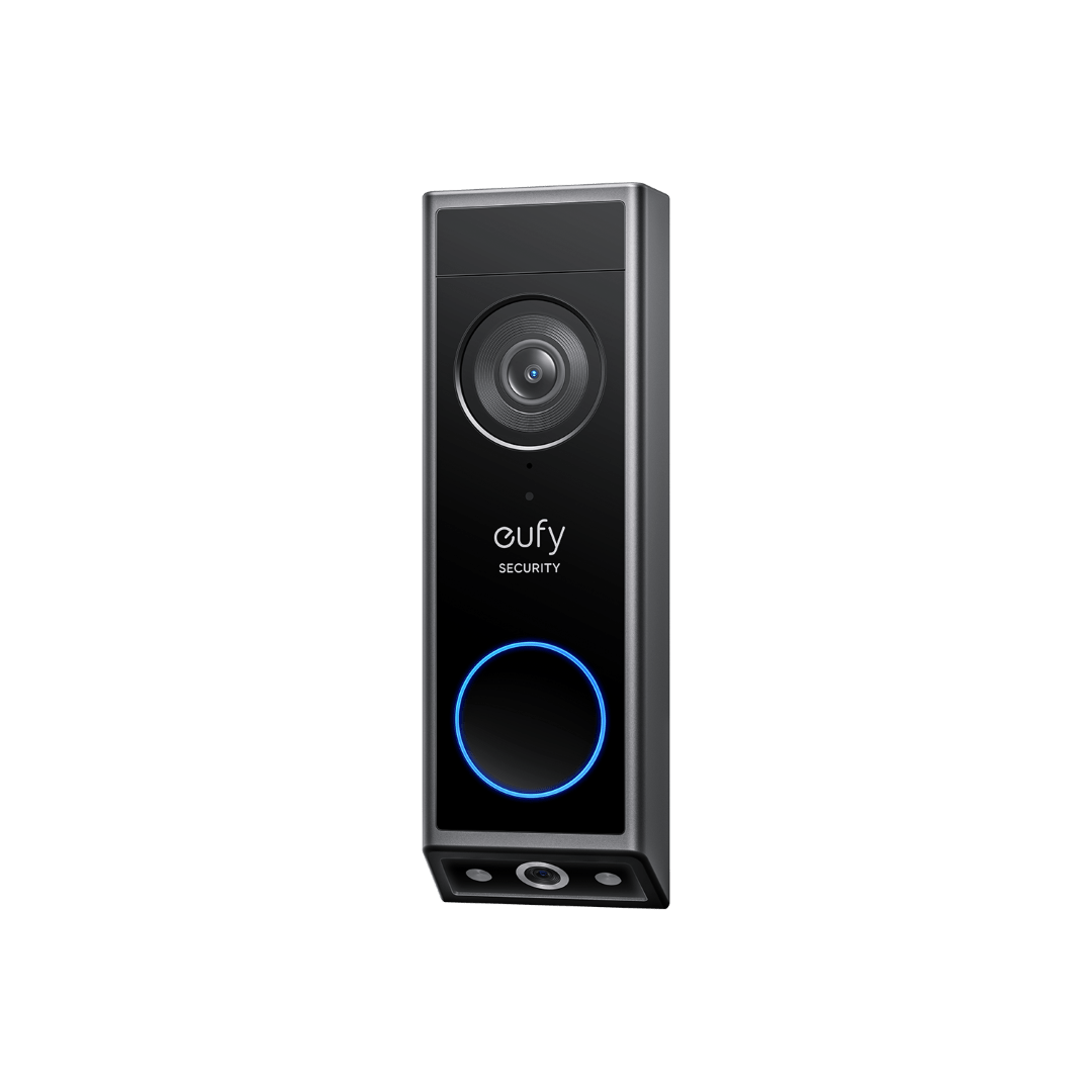 Zwarte Eufy E340 slimme videodeurbel met dual-camera systeem en verlichte blauwe drukknop op een witte achtergrond.