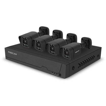 Zwarte Foscam PoE NVR-set met vier 5MP bullet camera's en 2TB harde schijf voor buitenbeveiliging.