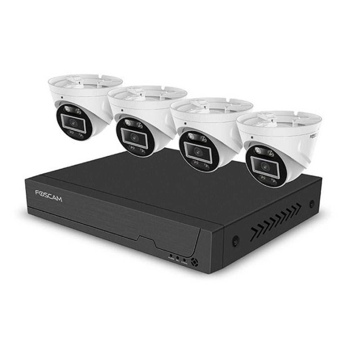 Foscam 4K PoE NVR set met zwarte recorder en vier witte turret camera's voor professionele camerabewaking.