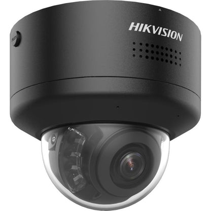 Zwarte Hikvision 4K ColorVu mini dome beveiligingscamera met gemotoriseerde lens en robuuste behuizing.