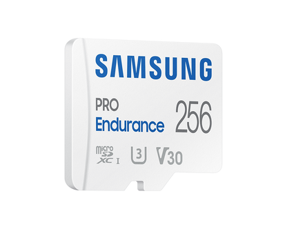 Witte Samsung PRO Endurance 256GB microSD-kaart met blauwe tekst en V30-snelheidsklasse voor 24/7 opnames.